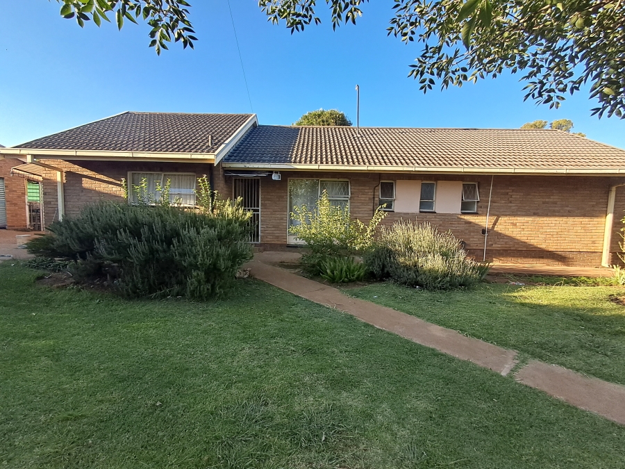 5 Bedroom Property for Sale in Ventersdorp North West